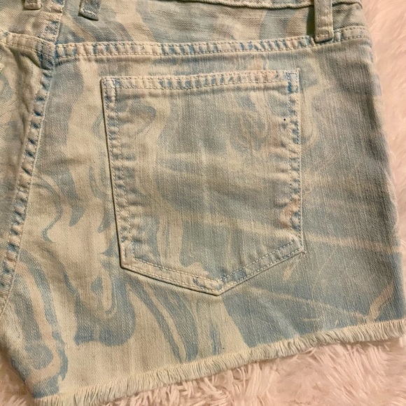 Current Elliott Jean Boyfriend Shorts - Picture 6 of 10